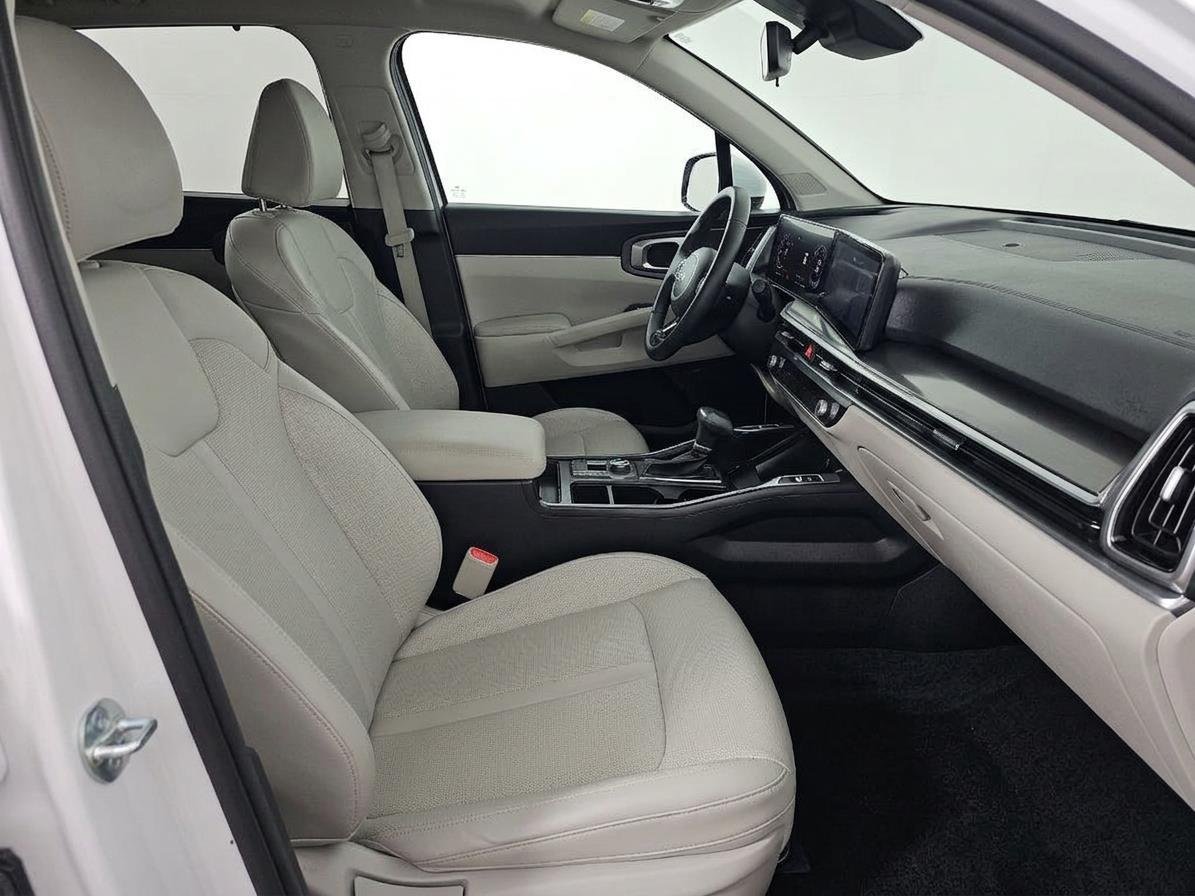Used 2025 Glacial White Pearl Kia S image 18