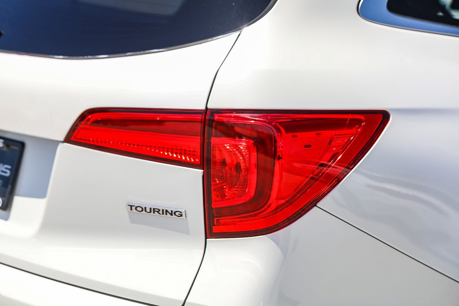 Used 2017 White Diamond Pearl Honda Touring image 8