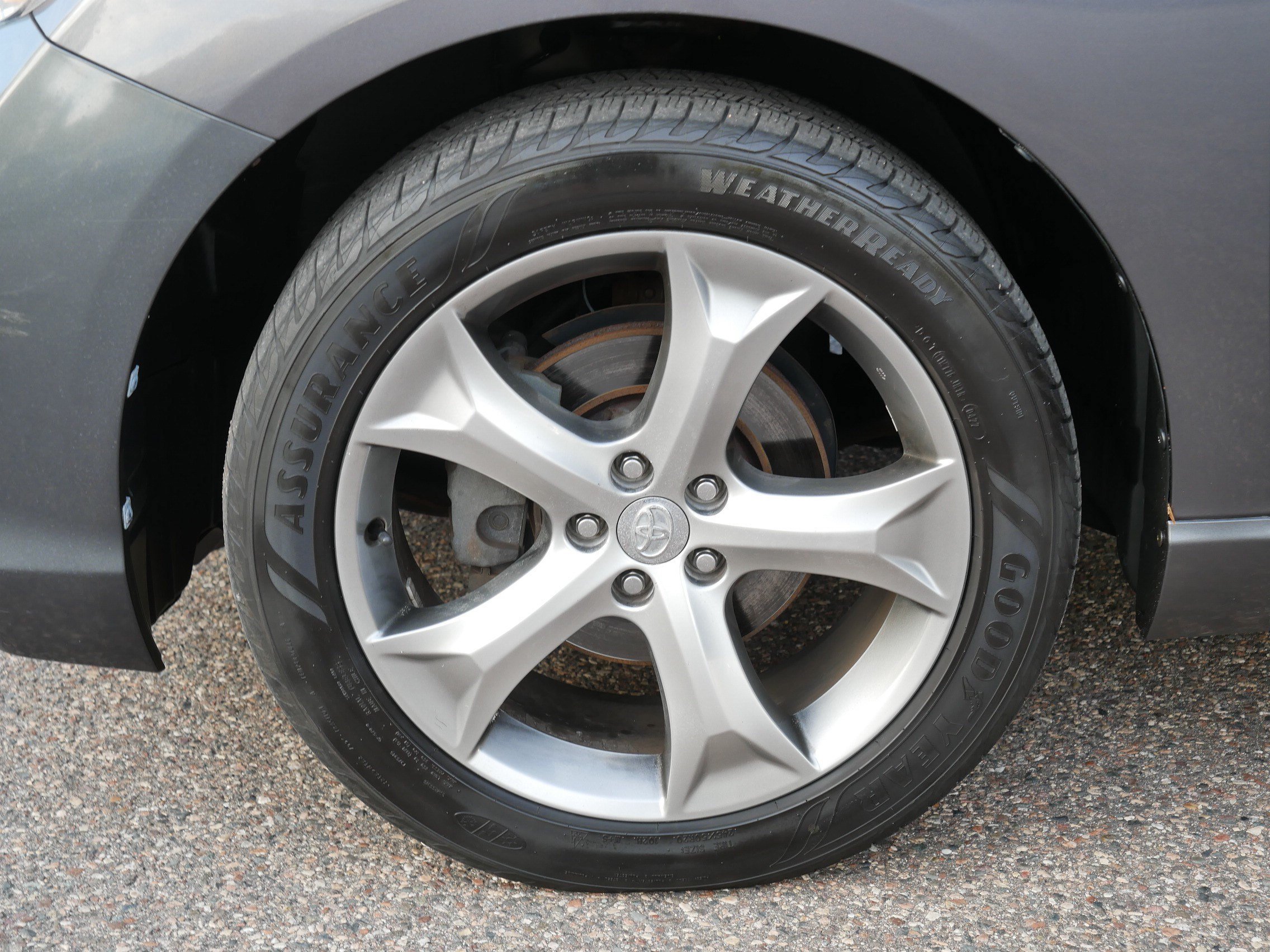 Used 2013 Magnetic Gray Metallic Toyota XLE image 15