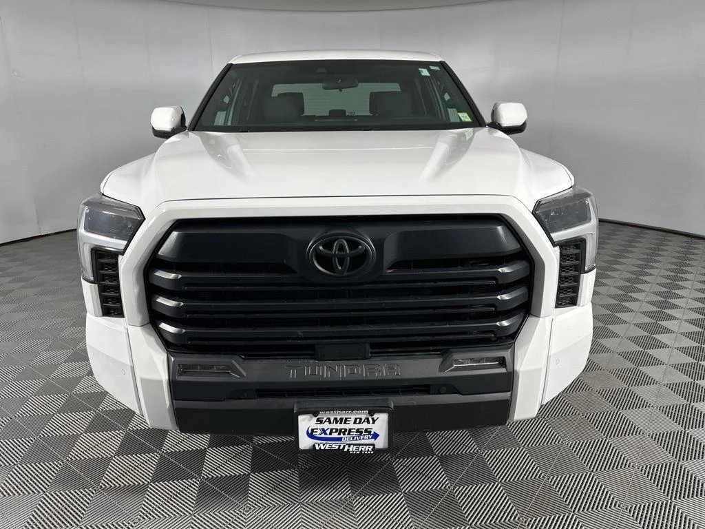 Used 2025 Ice Toyota SR5 image 4