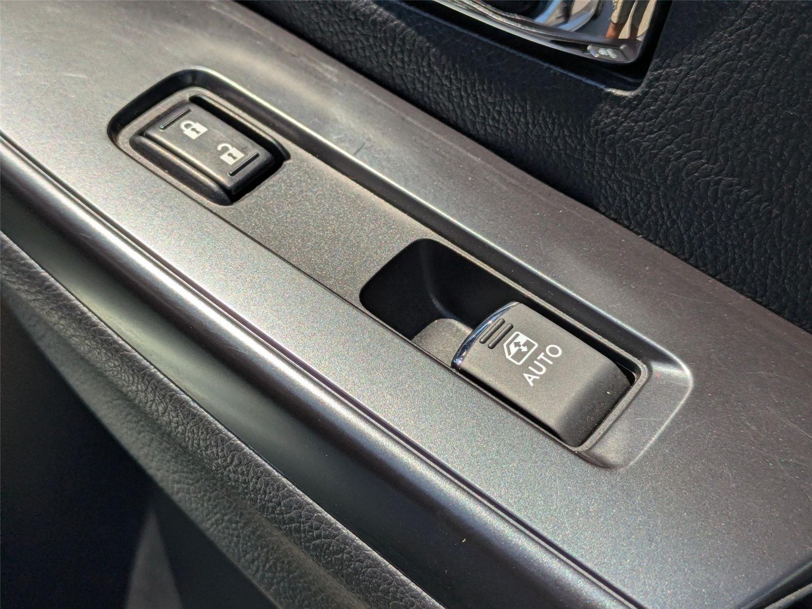 Used 2021 Ice Silver Metallic Subaru  image 32