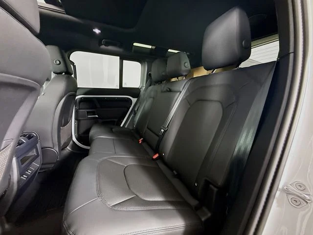 New 2026 Fuji White Land Rover X-Dynamic SE image 24
