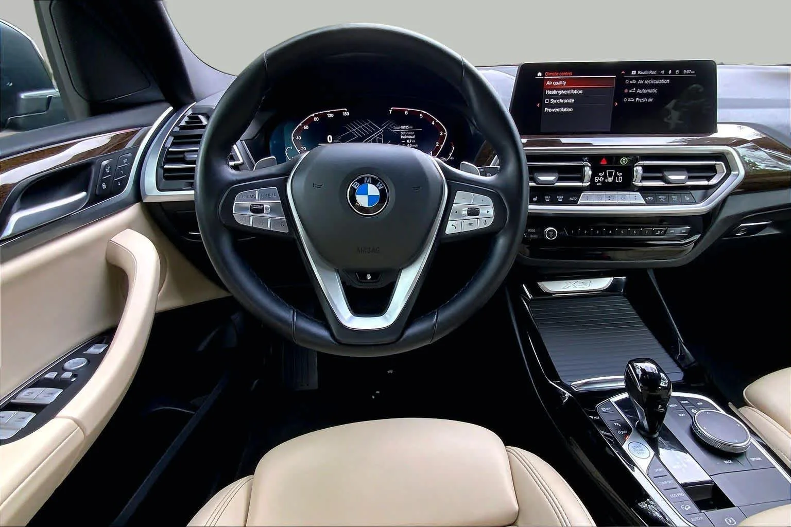 Used 2023 Black Sapphire Metallic BMW xDrive30i image 5
