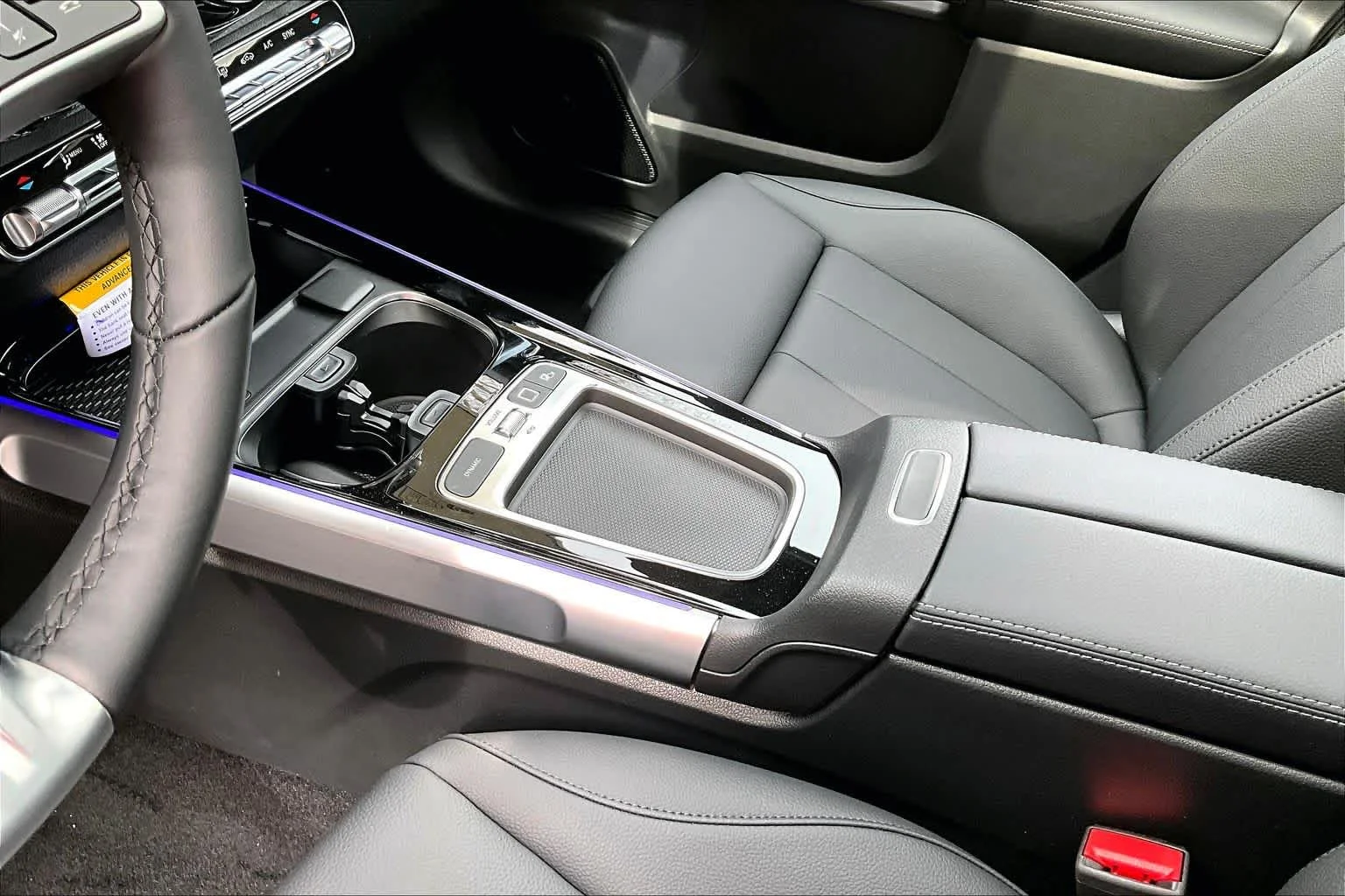 New 2026 Polar White Mercedes-Benz GLB 250 image 11
