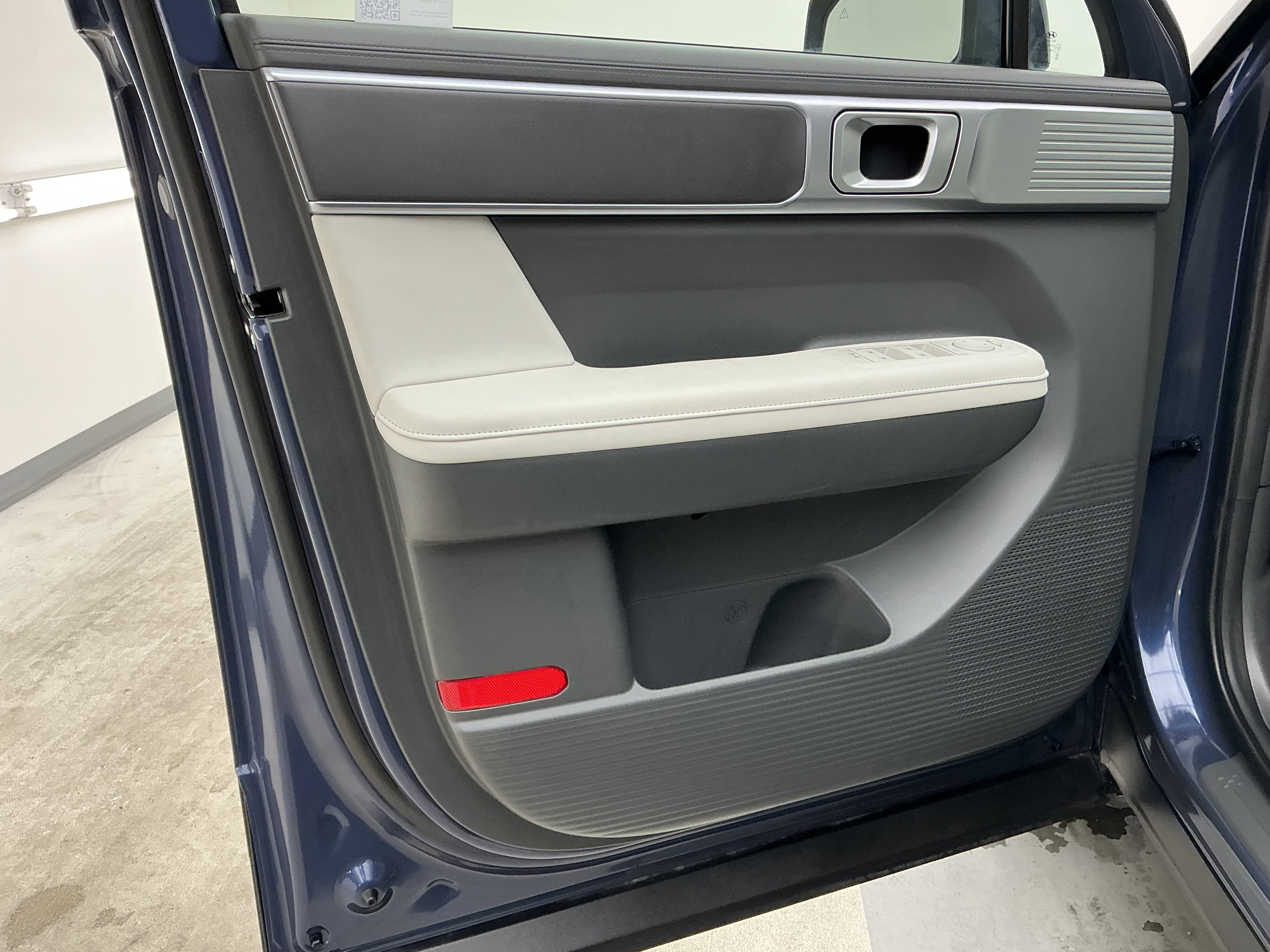 Used 2025 Atlantis Blue Hyundai SEL image 15