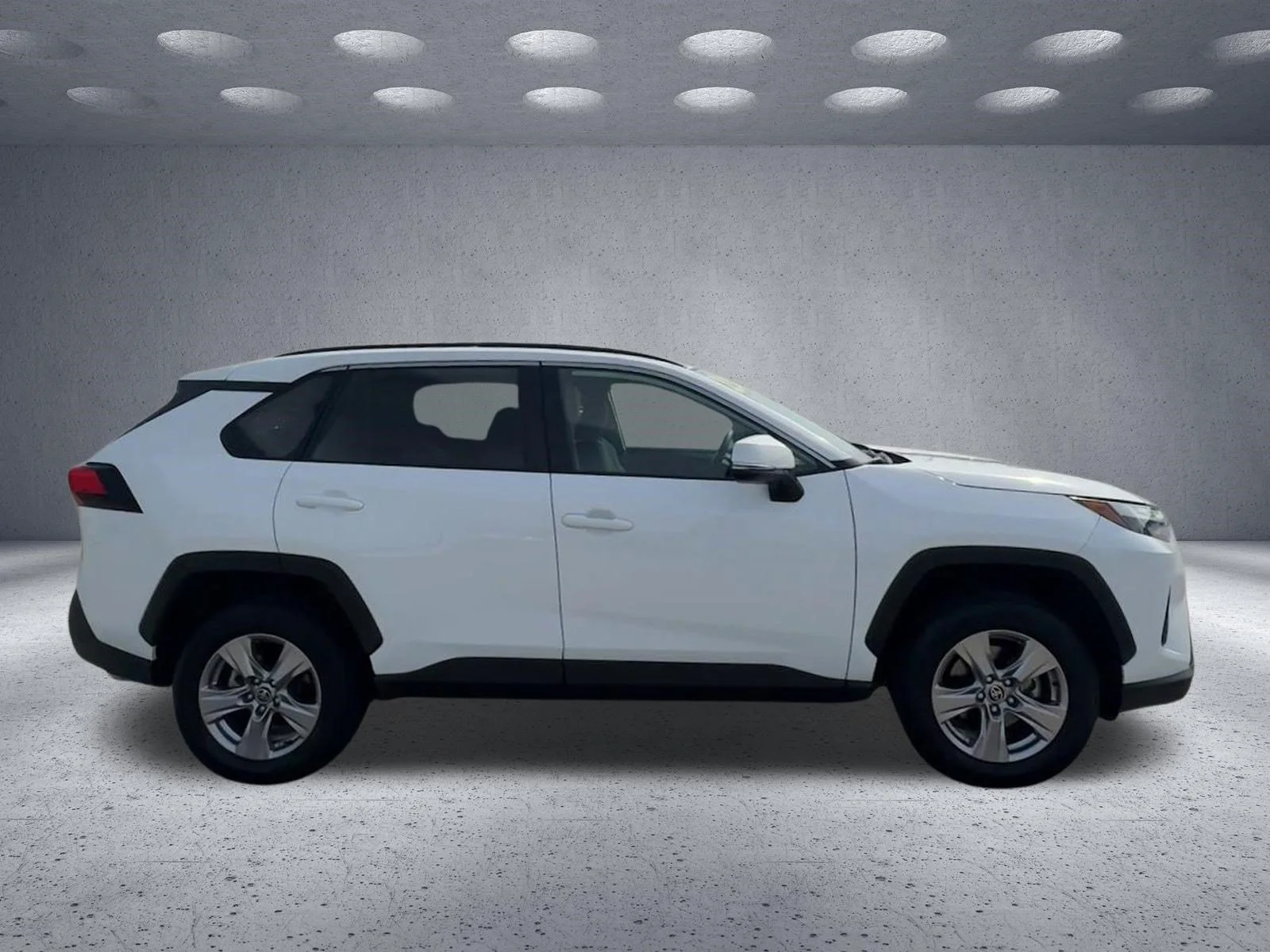 Used 2023 Ice Cap Toyota XLE image 8