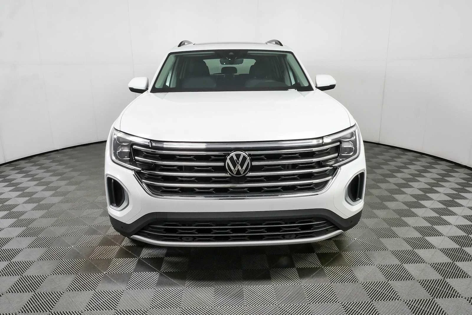 New 2026 Opal White Pearl Volkswagen 2.0T SE w/Technology image 38