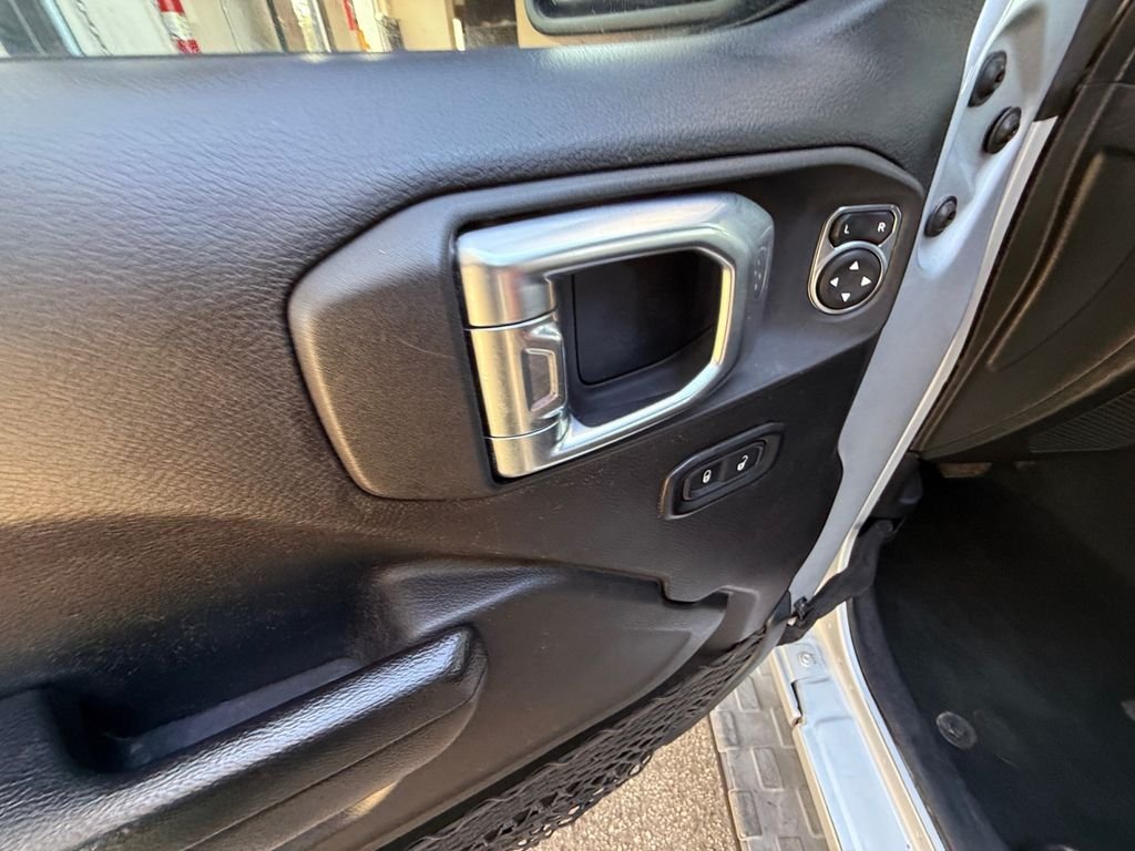 Used 2022 Silver Jeep Willys image 11
