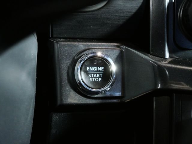 Certified Used 2022 Gray Ford XLT image 26