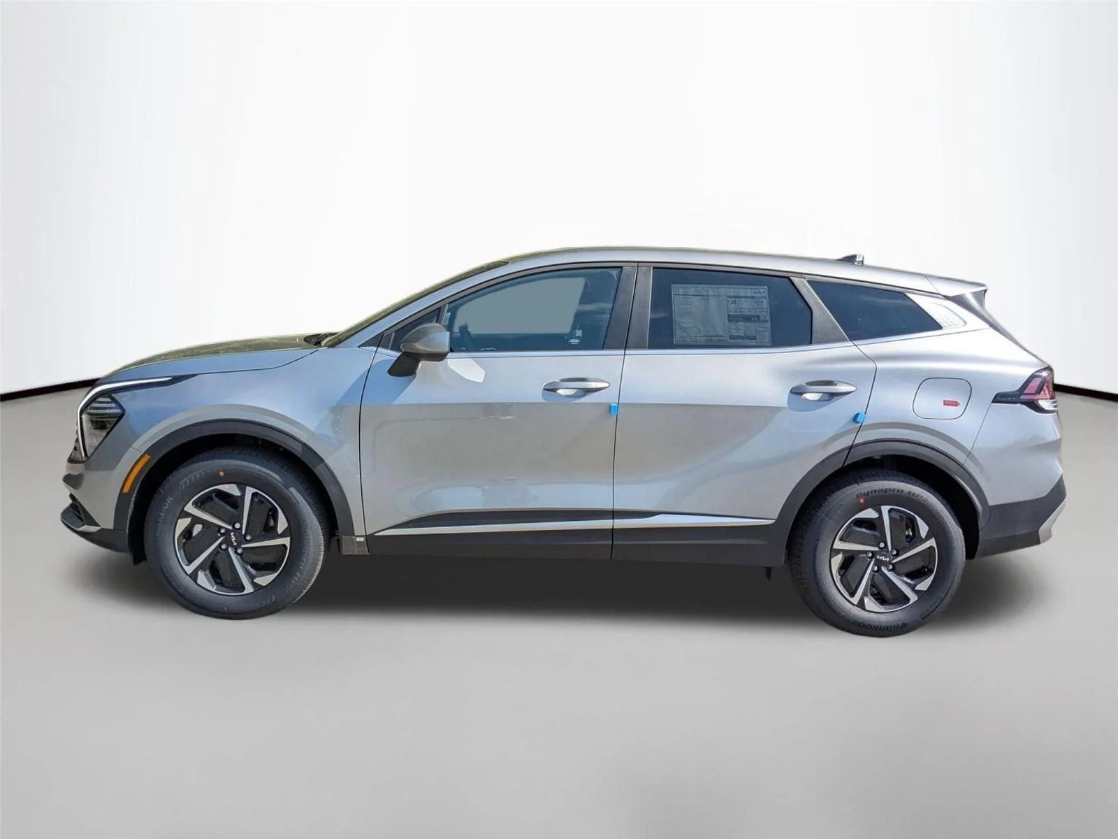 2025 Kia Sportage LX Hybrid - Photo 10