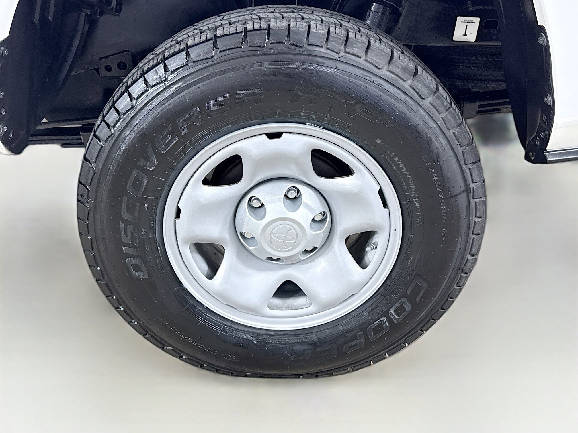Used 2021  Toyota SR image 27