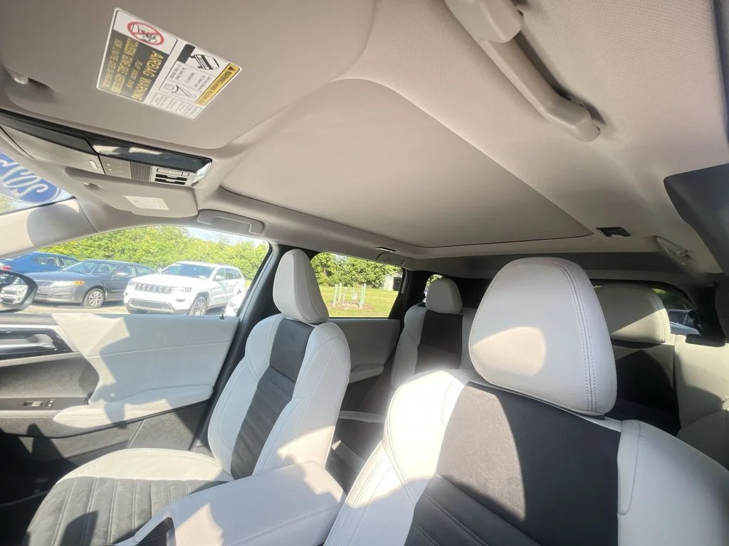 2025 Mitsubishi Outlander SE - Photo 22