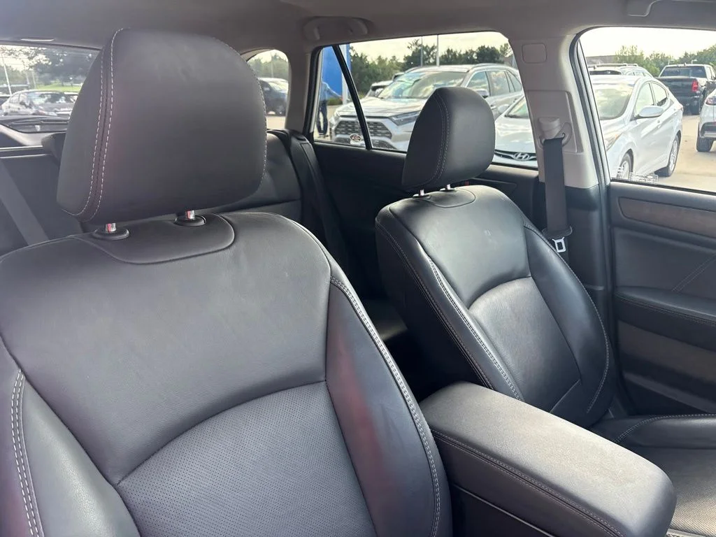 Used 2019 White Subaru 2.5i Limited image 29
