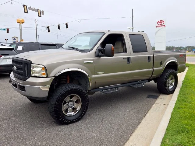 Used 2005  Ford Lariat image 3