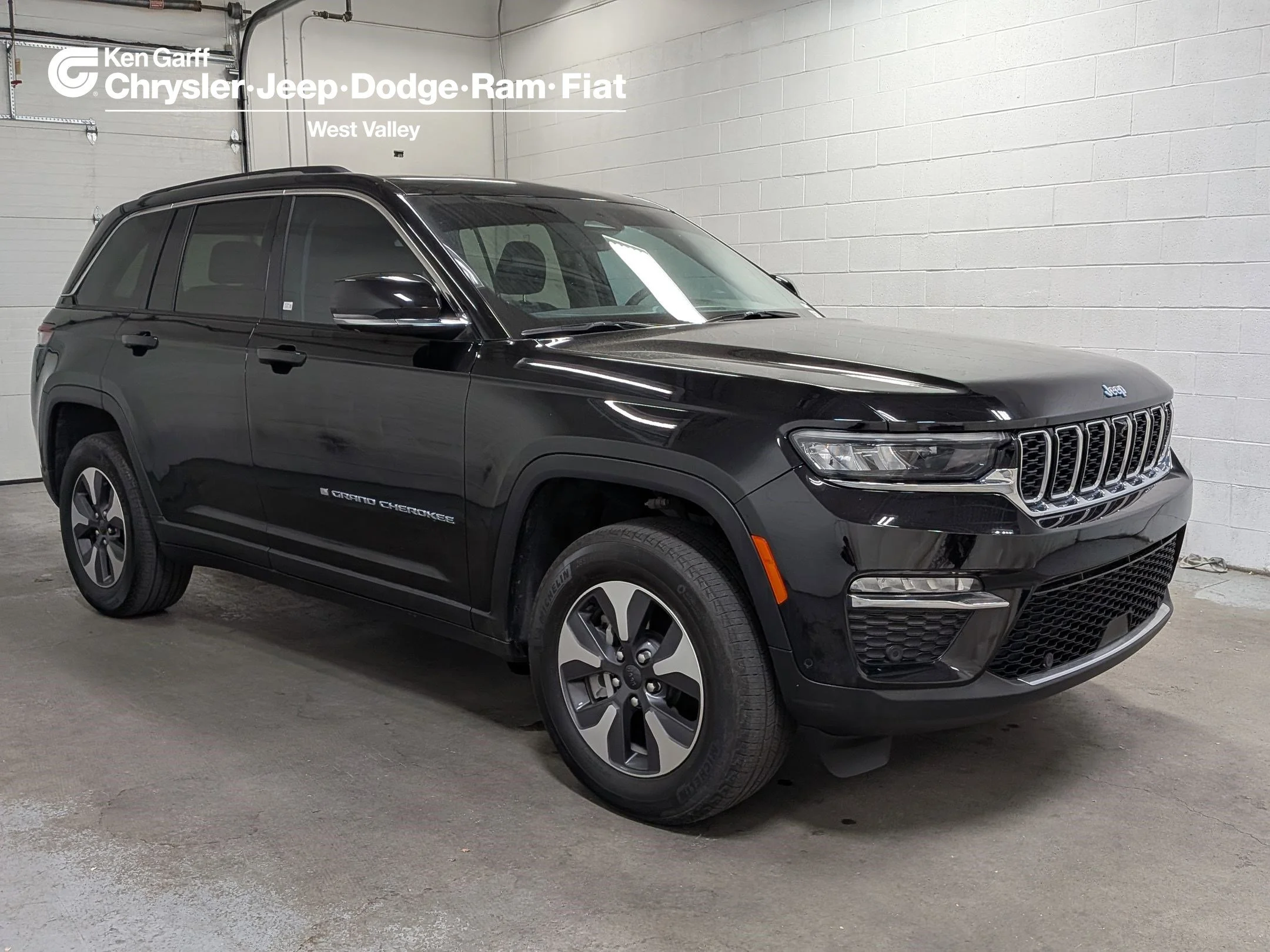 2022 Jeep Grand Cherokee 4xe 4x4's photo