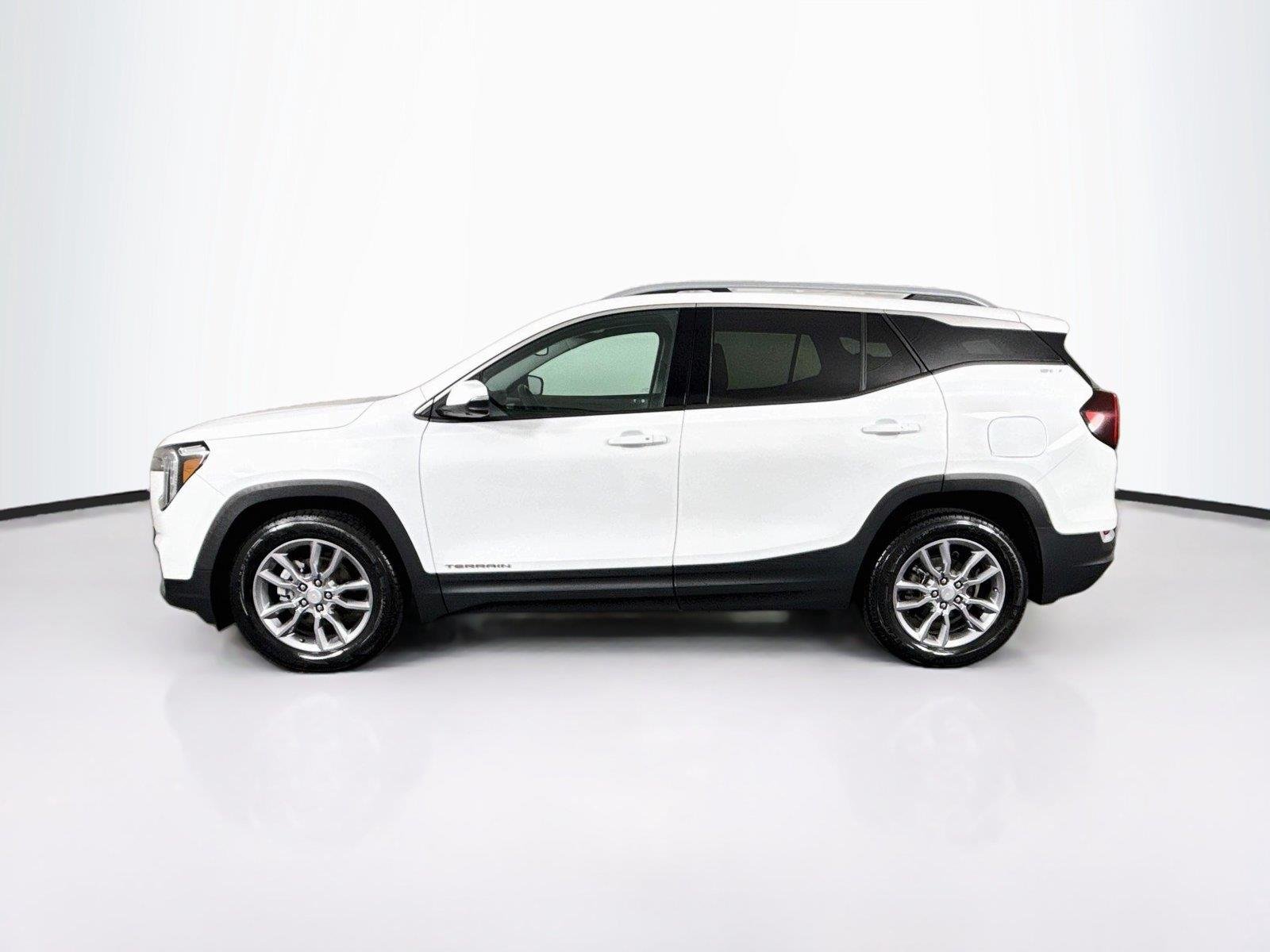 Used 2023 Summit White GMC SLT image 13