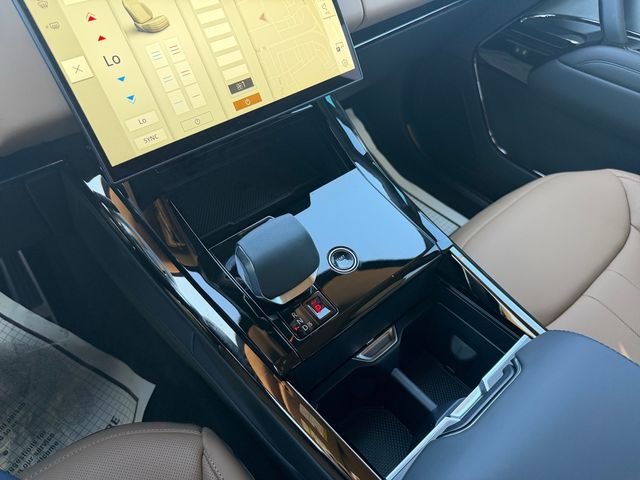 New 2026 Firenze Red Land Rover Dynamic SE image 24