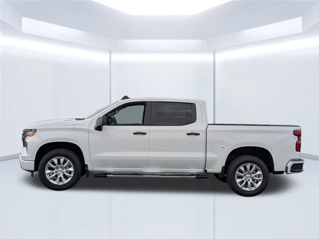 New 2026 Summit White Chevrolet Custom image 2