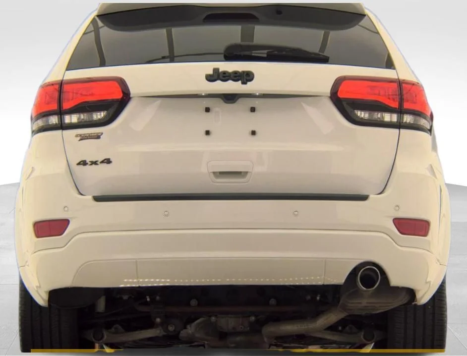 Used 2020 White Jeep Altitude image 11