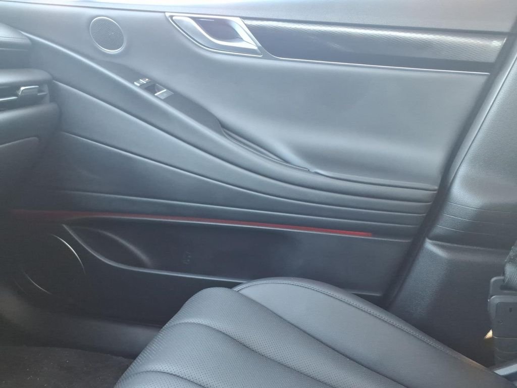 Used 2025 Silver Genesis 2.5T image 25