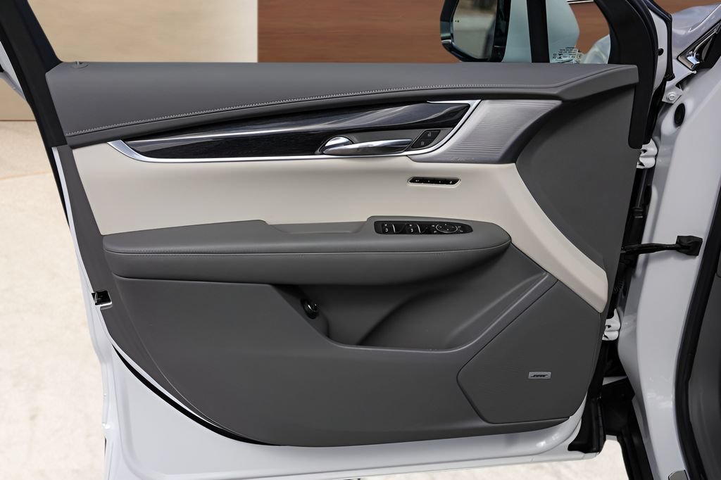 Used 2023 CRYSTAL WHITE TRICOAT Cadillac FWD Premium Luxury image 26