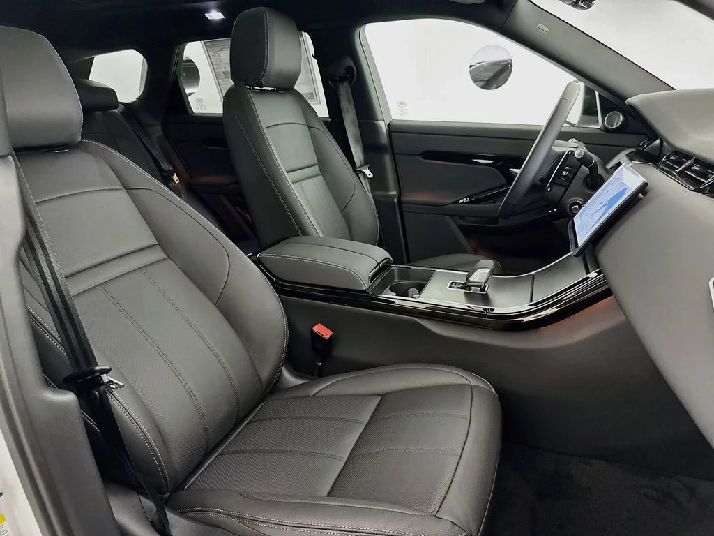 New 2026 Fuji White Land Rover Hoxton Edition image 29