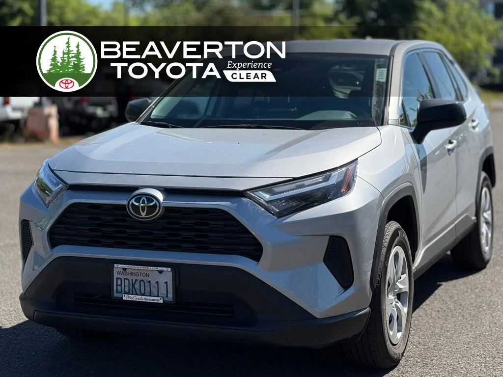 2023 Toyota RAV4 LE AWD's photo