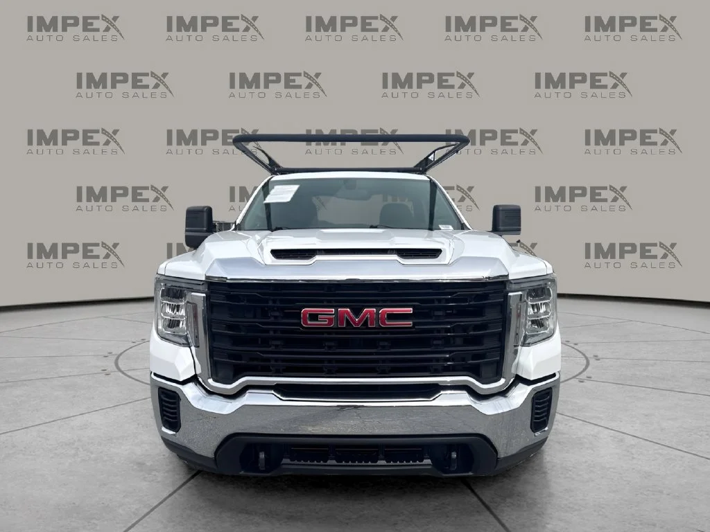 Used 2020 White GMC Base image 9