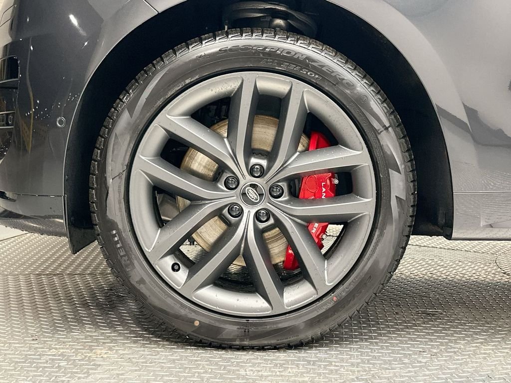 Used 2025 Carpathian Gray Premium Metallic Land Rover Autobiography image 10