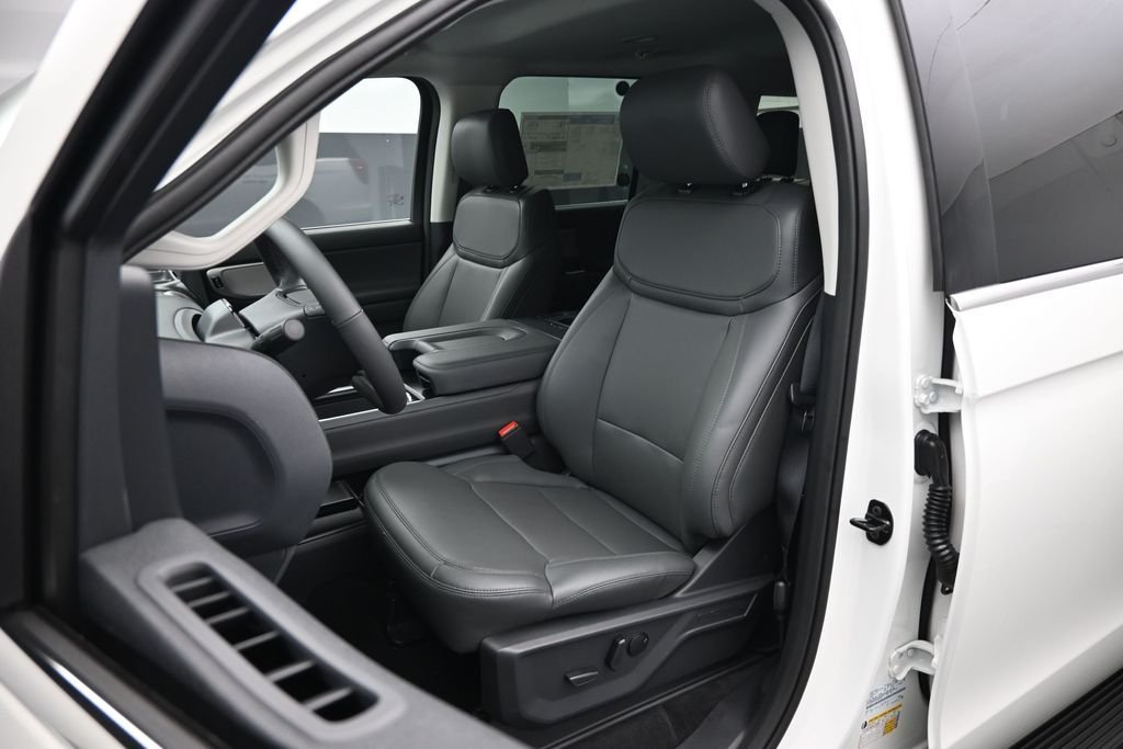 New 2027 Star White Metallic Tri-Coat Ford Active image 8