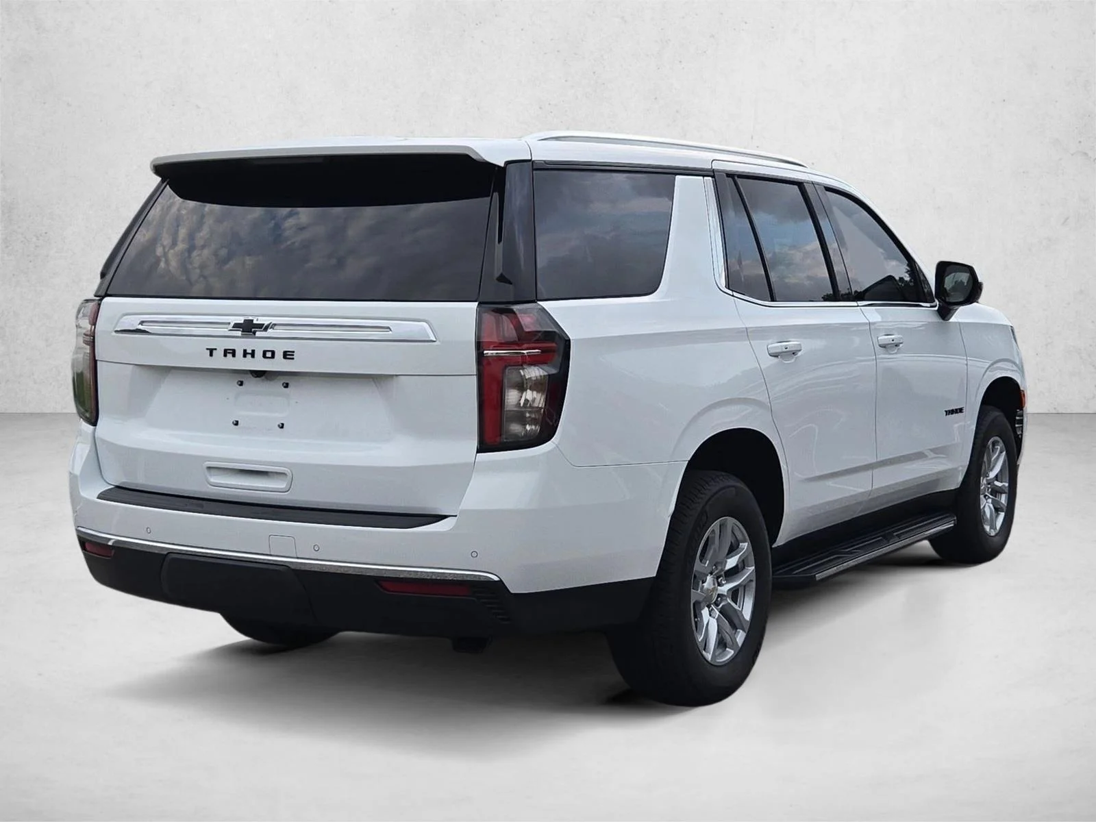 Used 2024 Summit White Chevrolet LS image 5