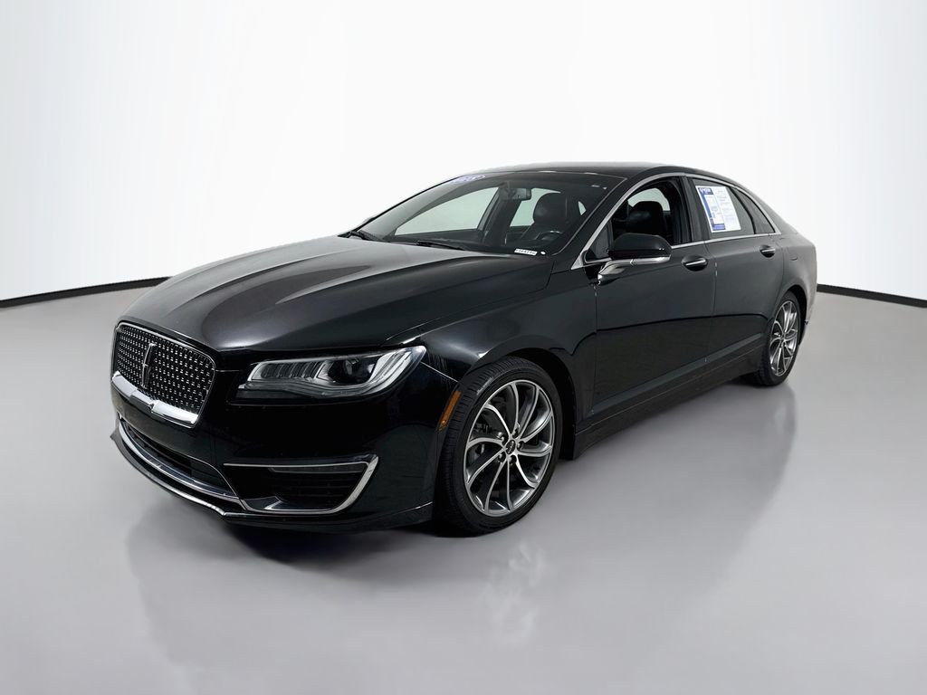 Used 2018 Black Velvet Lincoln Premiere image 9