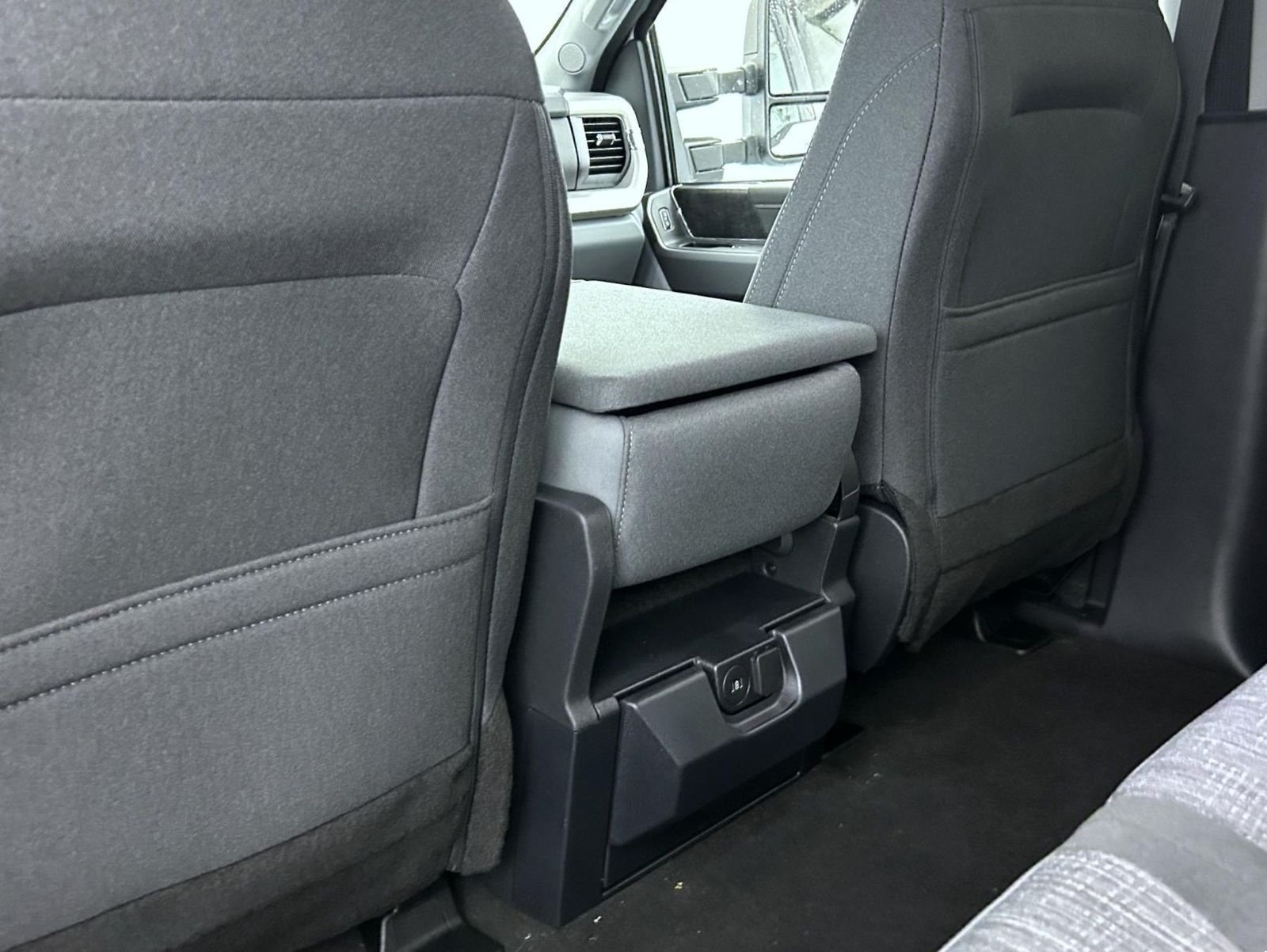 New 2026 Oxford White Ford XLT image 21