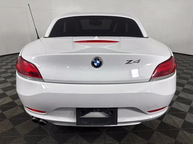 Used 2016 White BMW sDrive28i image 19