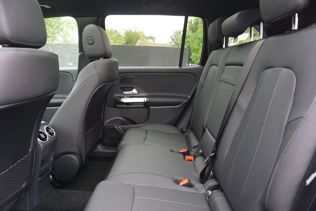 Used 2025 Night Black Mercedes-Benz GLB 250 image 13