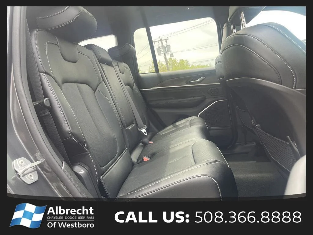 New 2026 Baltic Gray Metallic Clear-Coat Exterior Paint Jeep Limited Reserve image 14
