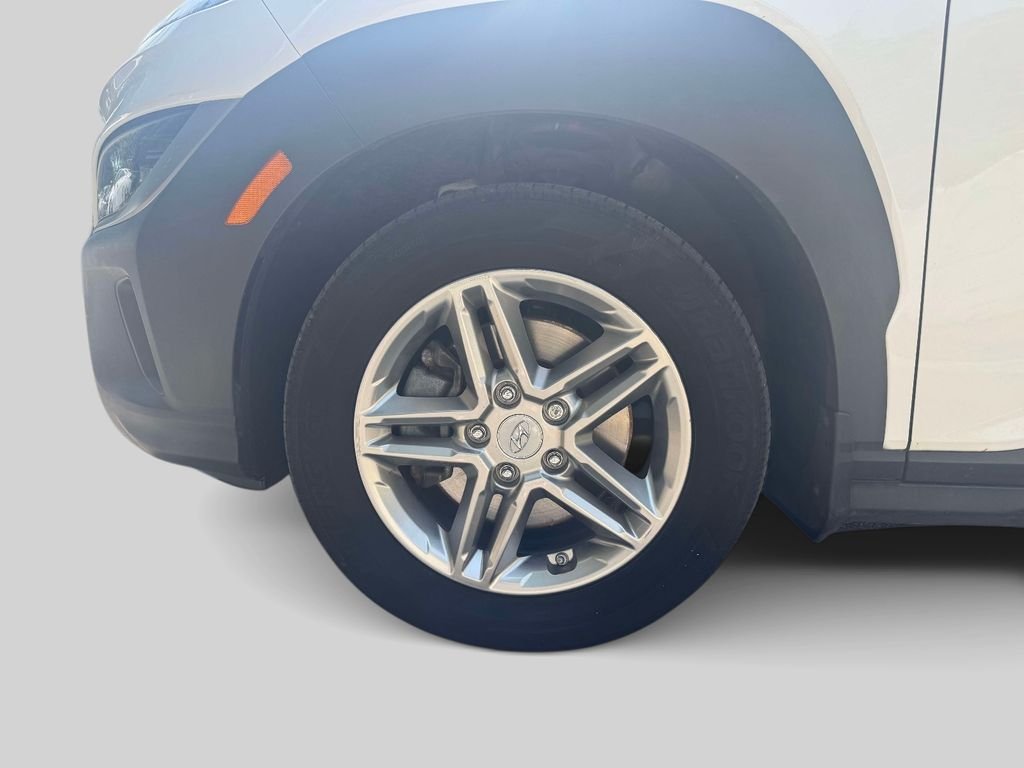 2023 Hyundai Kona SE - Photo 8