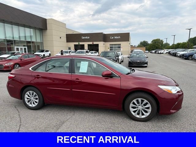Used 2017 Red Toyota LE image 21