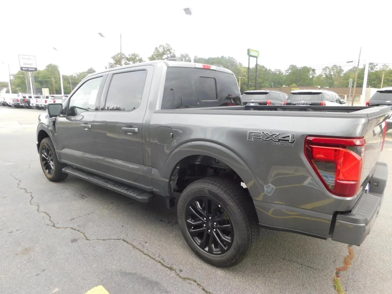 New 2026 Carbonized Gray Metallic Ford XLT image 6