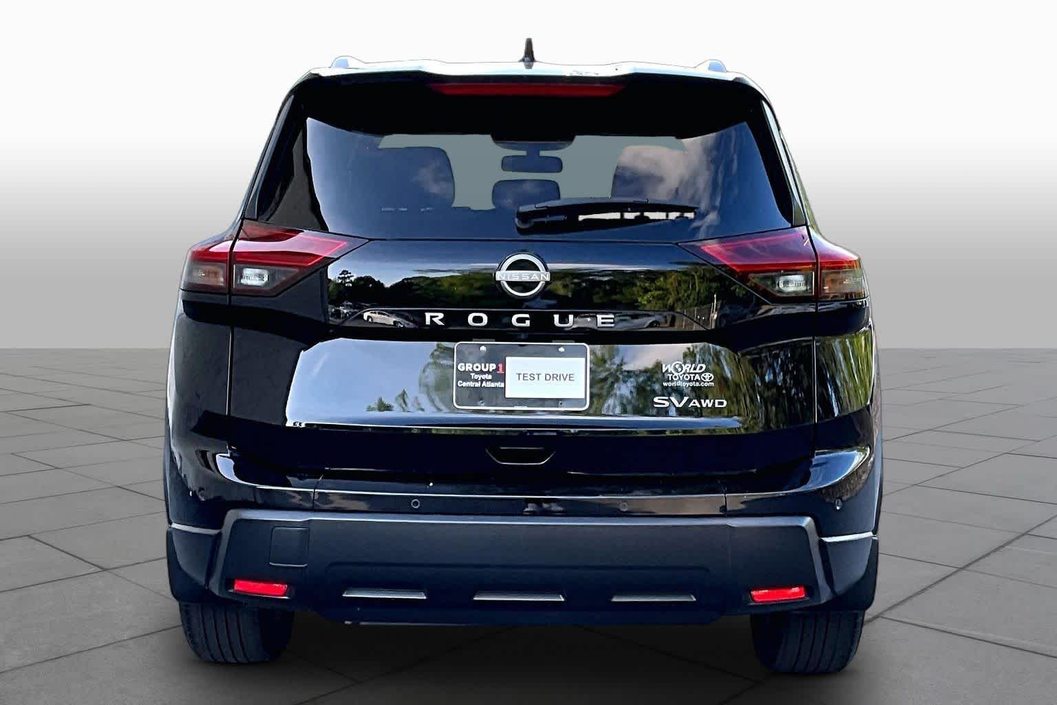 Used 2024 Super Black Nissan SV image 5