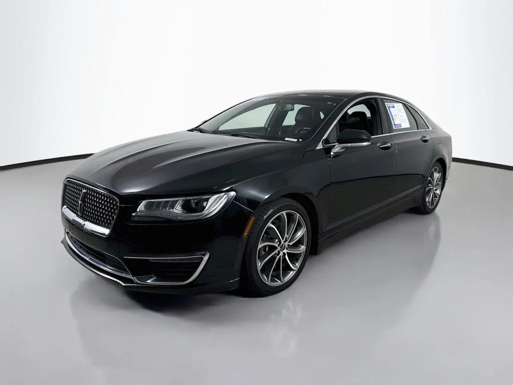 Used 2018 Black Velvet Lincoln Premiere image 9