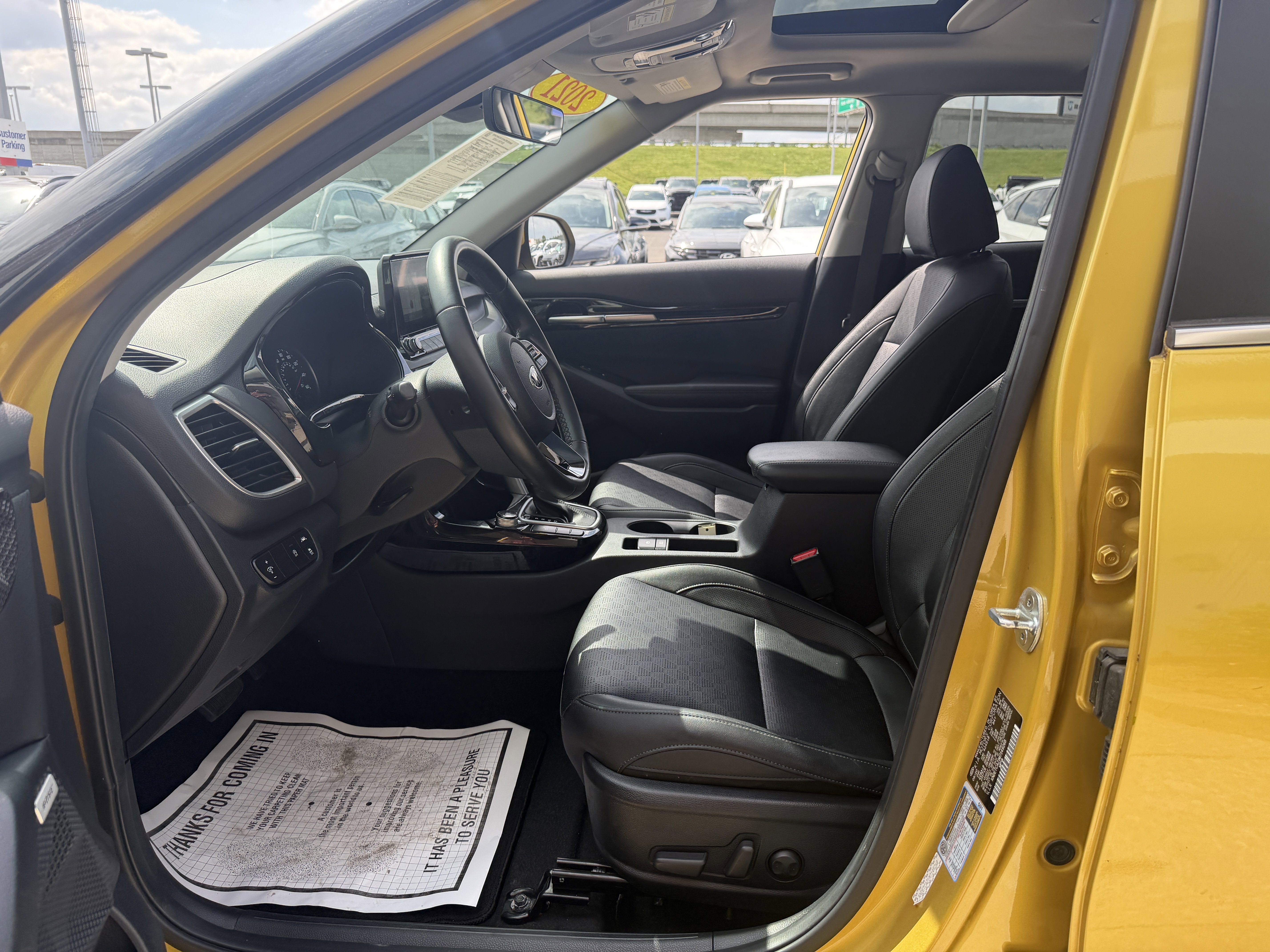 Used 2021 Starbright Yellow Kia SX image 29