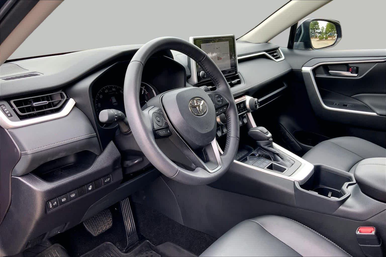 Certified Used 2025 Blueprint Toyota XLE Premium image 18