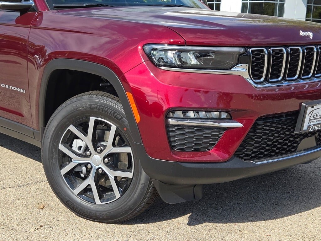New 2025 Velvet Red Pearl-Coat Exterior Paint Jeep Limited image 3
