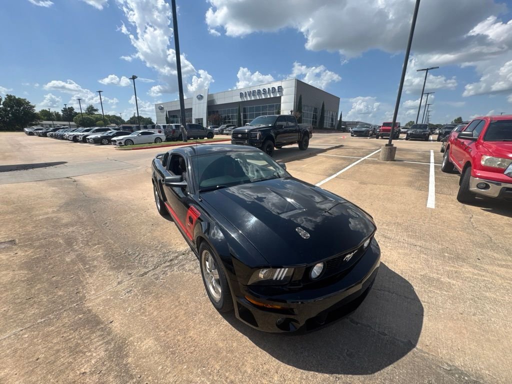 Used 2006 Black Clearcoat Ford GT Premium image 1