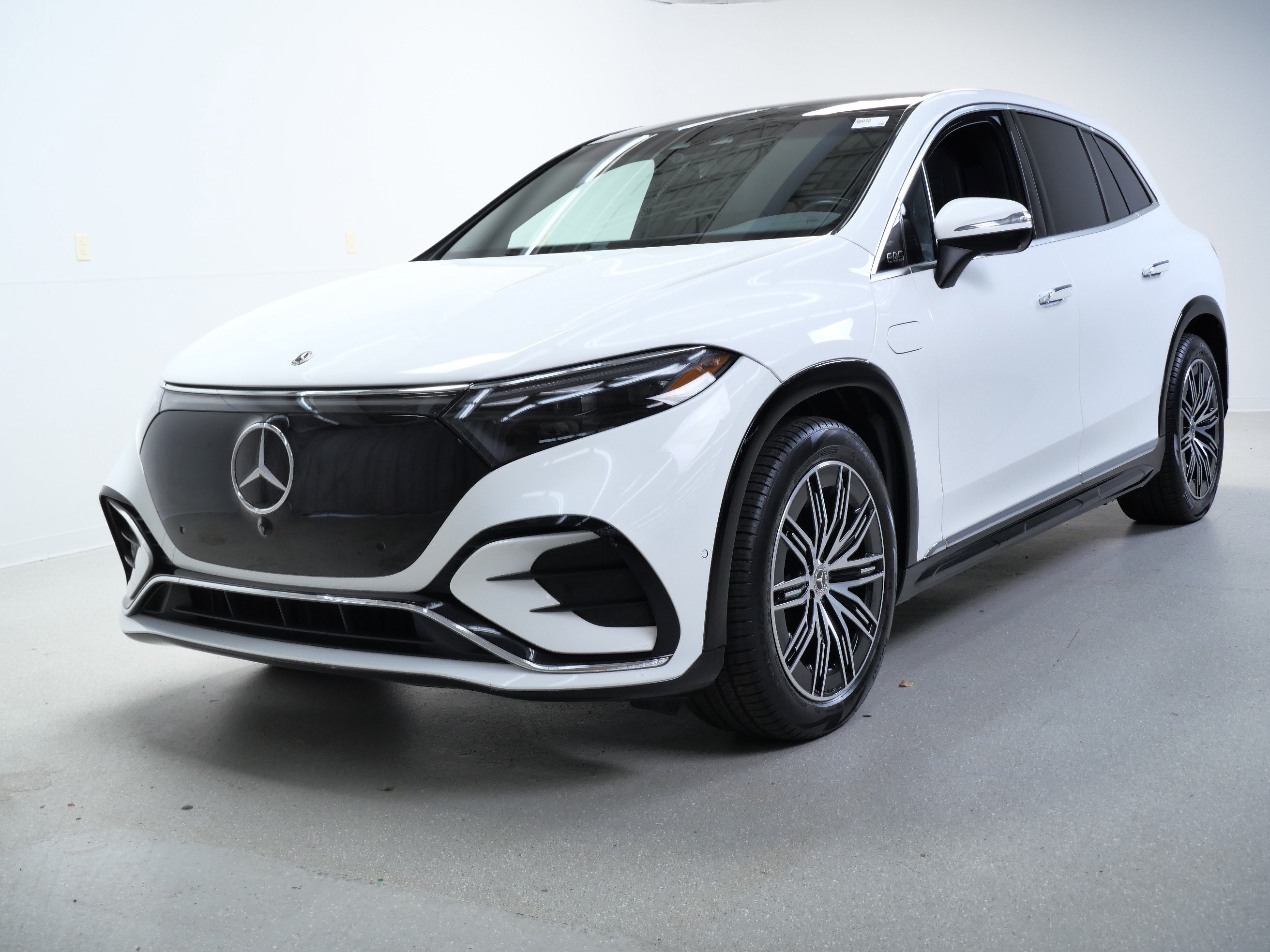 Certified Used 2023 Polar White Mercedes-Benz EQS 580 image 11