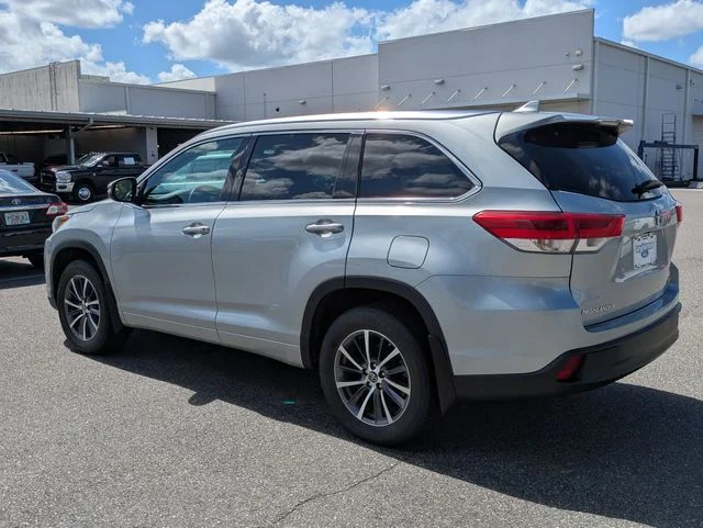 Certified Used 2018 Silver Toyota XLE image 5