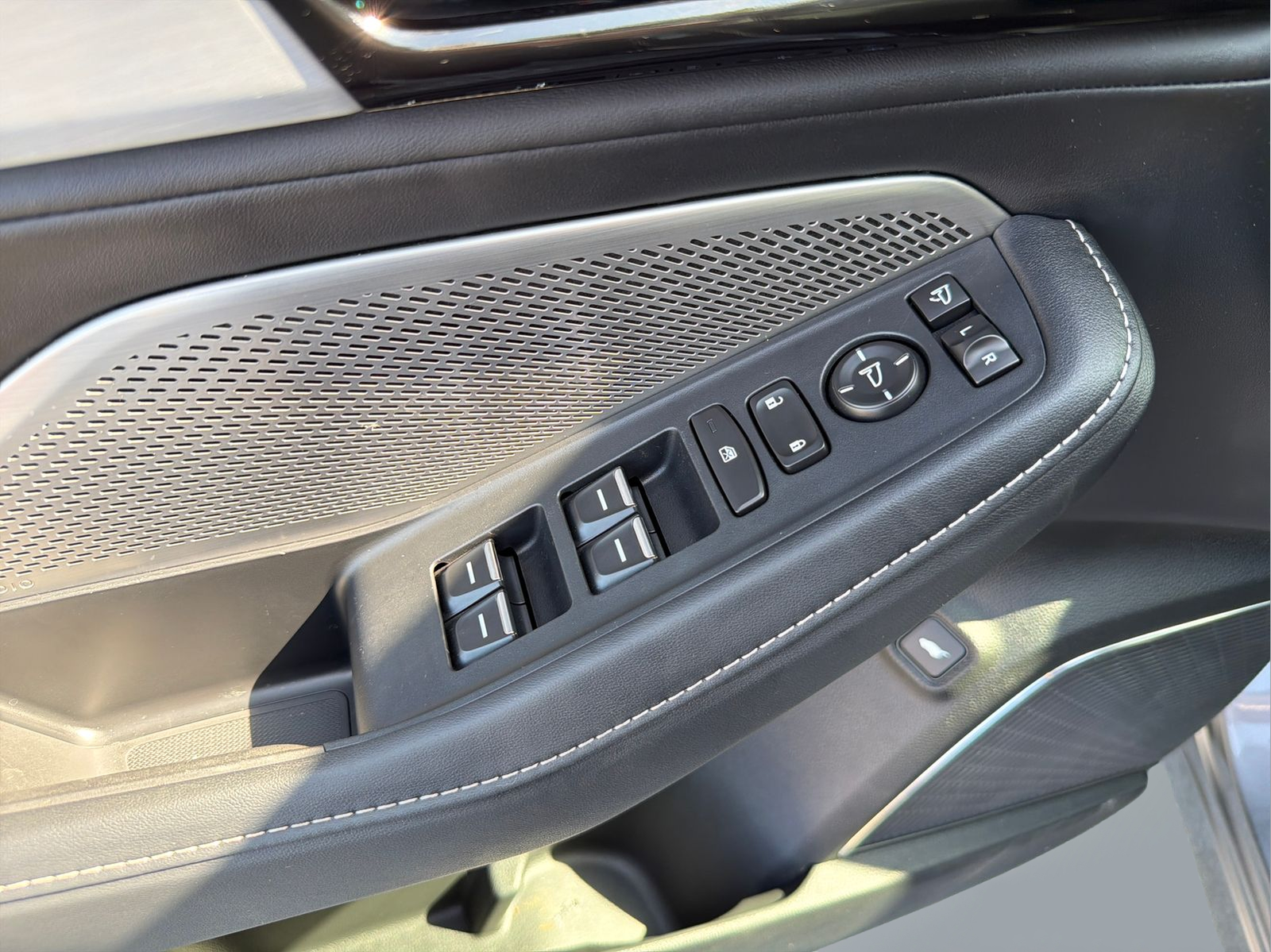 Used 2023 Liquid Carbon Metallic Acura Technology image 28