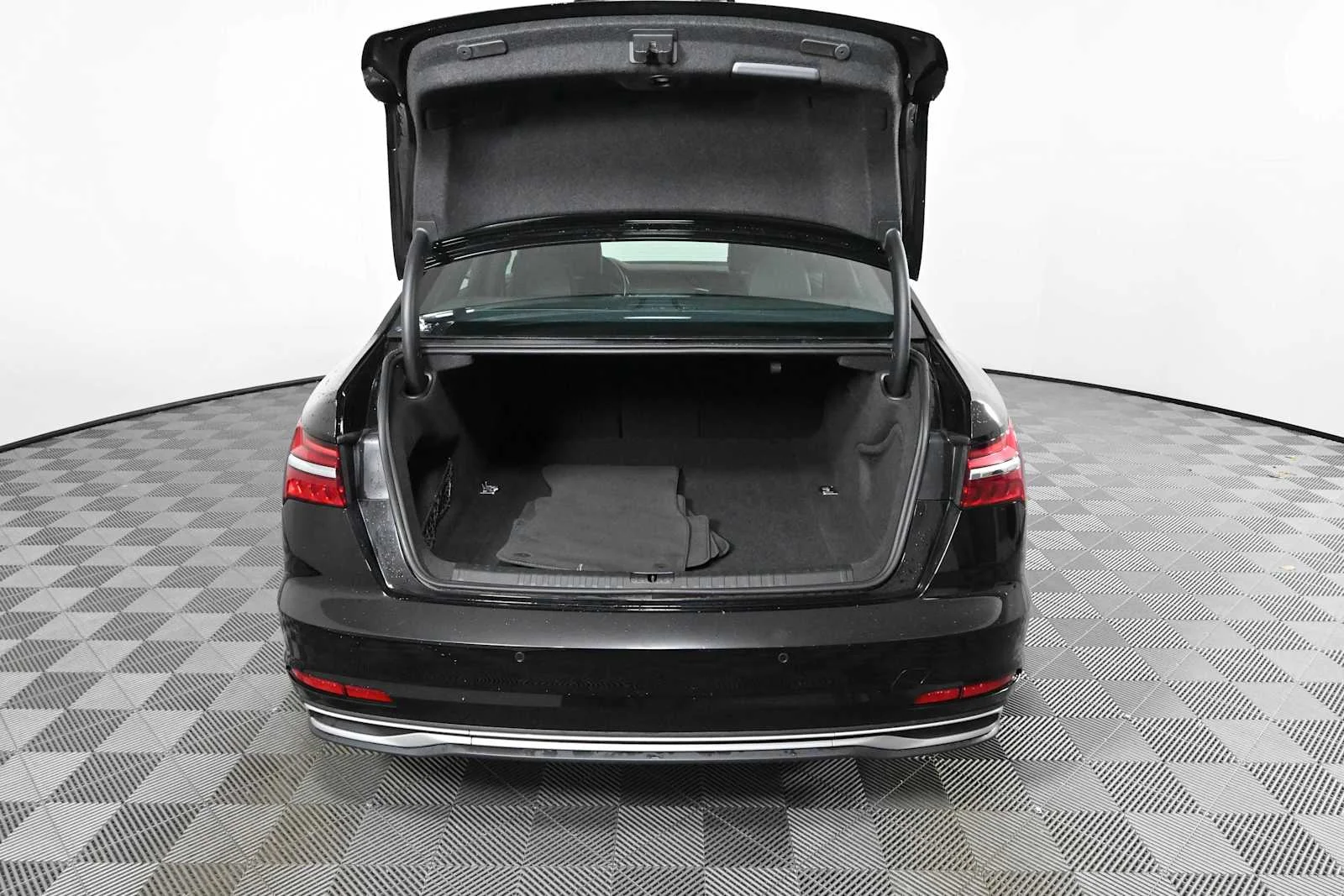 Used 2024 Brilliant Black Audi Premium Plus image 9