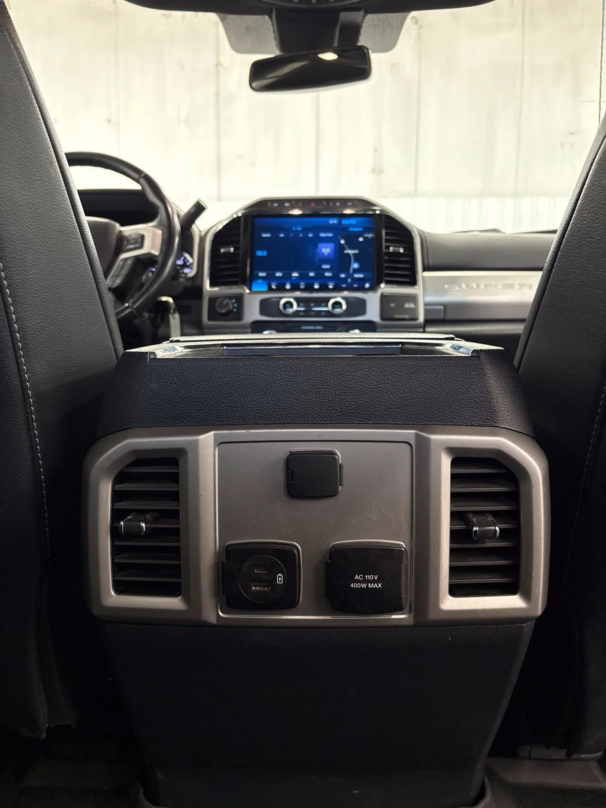 Used 2022 White Ford Lariat image 18